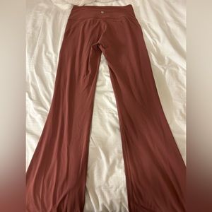 lululemon Groove Super-High-Rise Flared Pant *Nulu sz 8 smokey red